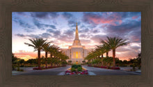 Load image into Gallery viewer, Gilbert Garden Oasis