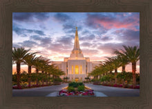 Load image into Gallery viewer, Gilbert Garden Oasis