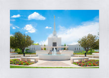 Load image into Gallery viewer, Denver Daytime Fountain