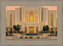 Load image into Gallery viewer, Gilbert Detail