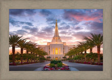 Load image into Gallery viewer, Gilbert Garden Oasis