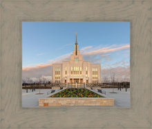 Load image into Gallery viewer, Eternity in Saratoga Springs