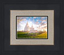 Load image into Gallery viewer, Brigham Utah Springs Light