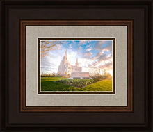 Load image into Gallery viewer, Brigham Utah Springs Light