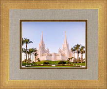 Load image into Gallery viewer, San Diego California Glow