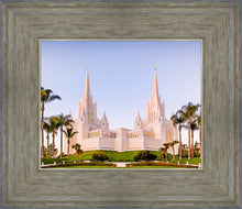 Load image into Gallery viewer, San Diego California Glow