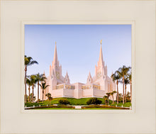 Load image into Gallery viewer, San Diego California Glow