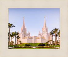 Load image into Gallery viewer, San Diego California Glow