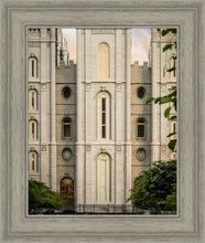 Load image into Gallery viewer, Salt Lake City Temple The Morning Breaks