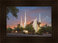 Load image into Gallery viewer, Las Vegas House of the Lord