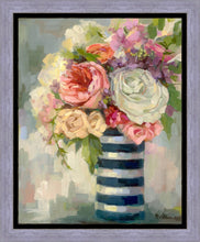 Load image into Gallery viewer, Flowers & Vase