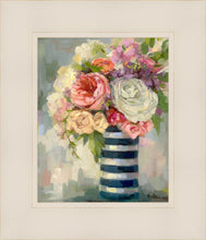Load image into Gallery viewer, Flowers & Vase