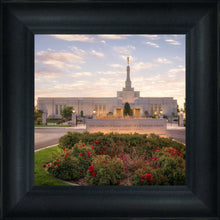 Load image into Gallery viewer, Reno Flowers