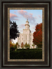 Load image into Gallery viewer, St. George Red Tree