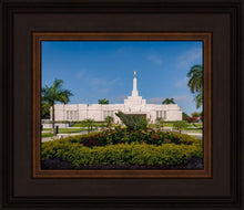 Load image into Gallery viewer, Mérida Mexico Garden Peace
