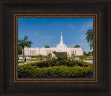 Load image into Gallery viewer, Mérida Mexico Garden Peace