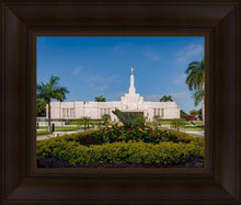 Load image into Gallery viewer, Mérida Mexico Garden Peace