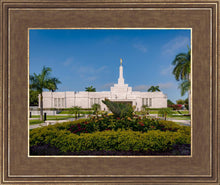 Load image into Gallery viewer, Mérida Mexico Garden Peace
