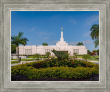 Load image into Gallery viewer, Mérida Mexico Garden Peace