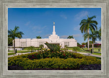 Load image into Gallery viewer, Mérida Mexico Garden Peace