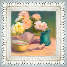 Load image into Gallery viewer, Fresh Cut Roses
