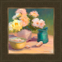 Load image into Gallery viewer, Fresh Cut Roses
