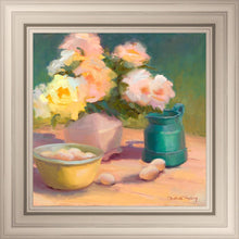 Load image into Gallery viewer, Fresh Cut Roses

