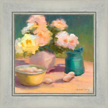 Load image into Gallery viewer, Fresh Cut Roses
