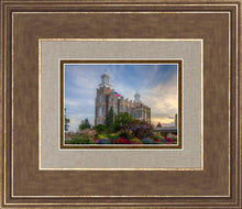 Load image into Gallery viewer, Logan Utah Temple Mountain of God
