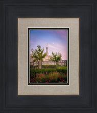 Load image into Gallery viewer, Spokane Flowers
