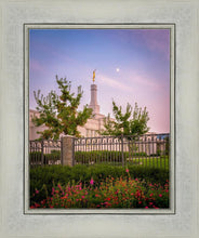 Load image into Gallery viewer, Spokane Flowers

