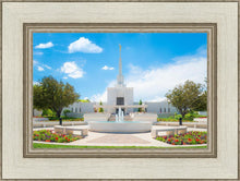 Load image into Gallery viewer, Denver Daytime Fountain
