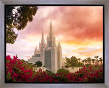 Load image into Gallery viewer, San Diego Flowers
