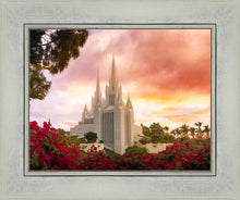Load image into Gallery viewer, San Diego Flowers
