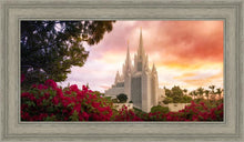 Load image into Gallery viewer, San Diego Flowers
