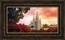 Load image into Gallery viewer, San Diego Flowers
