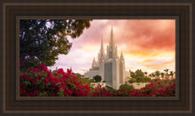 Load image into Gallery viewer, San Diego Flowers
