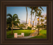 Load image into Gallery viewer, Kona Temple Grounds
