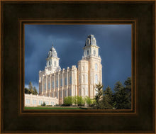 Load image into Gallery viewer, Manti - Stormy Skies
