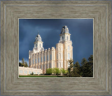 Load image into Gallery viewer, Manti - Stormy Skies
