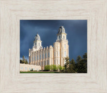 Load image into Gallery viewer, Manti - Stormy Skies
