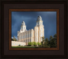 Load image into Gallery viewer, Manti - Stormy Skies
