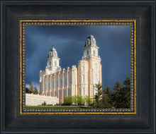Load image into Gallery viewer, Manti - Stormy Skies
