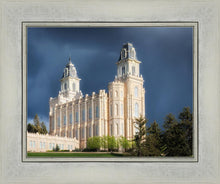 Load image into Gallery viewer, Manti - Stormy Skies
