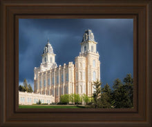 Load image into Gallery viewer, Manti - Stormy Skies
