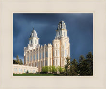 Load image into Gallery viewer, Manti - Stormy Skies
