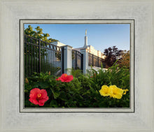 Load image into Gallery viewer, Memphis Flowers
