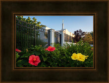 Load image into Gallery viewer, Memphis Flowers
