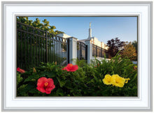 Load image into Gallery viewer, Memphis Flowers
