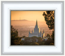 Load image into Gallery viewer, Golden Oakland
